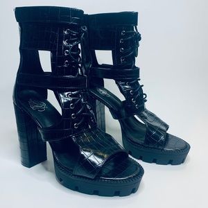 7.5 Womens Black Platform cut out Boots
